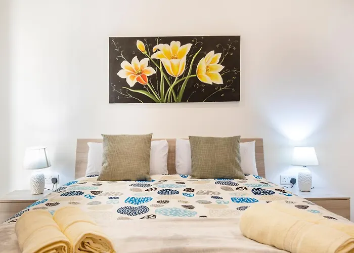 H3 - Modern And Spacious 3 Bedroom Apartment