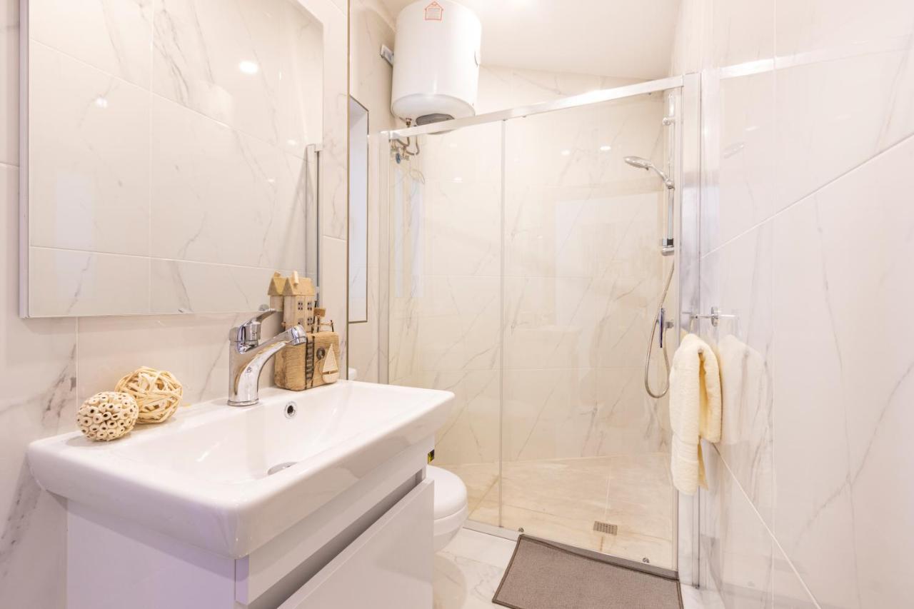H3 - Modern And Spacious 3 Bedroom Apartment