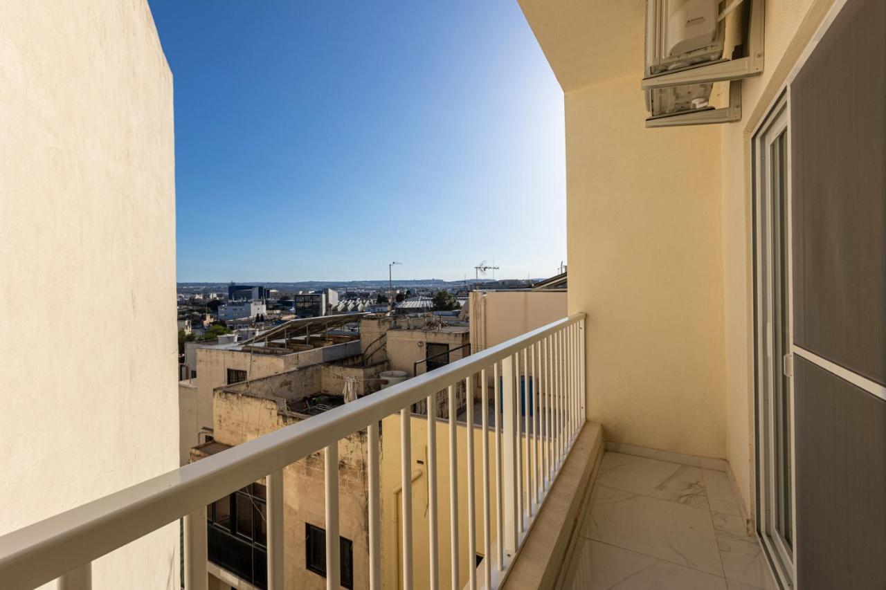 Apartment H3 - Modern And Spacious 3 Bedroom *